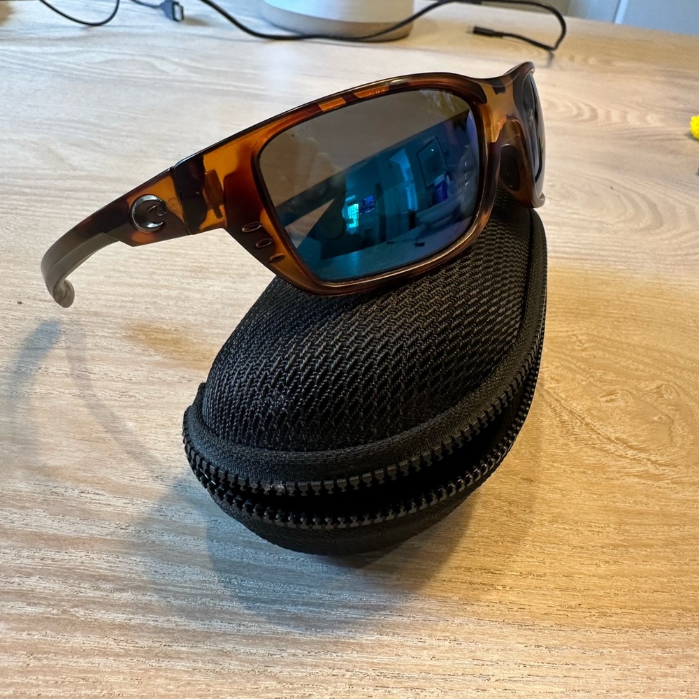 Costa Del Mar Whitetip 580G polarized sunglasses